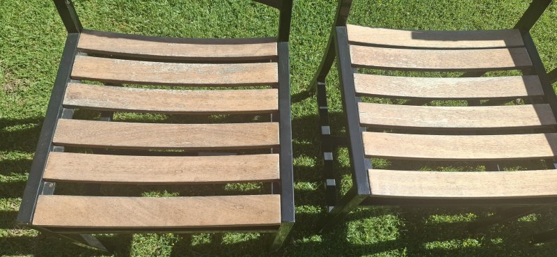 4 robuste Gartenstühle