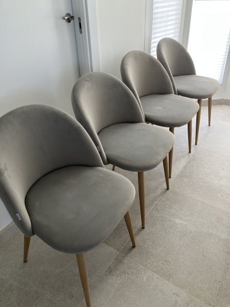 4 Stühle für Esstisch von SKLUM