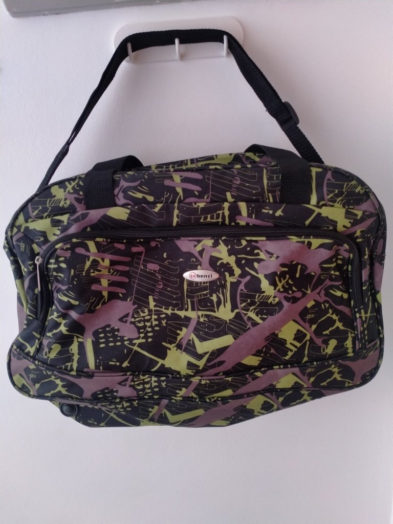 4 Fundas para sillas y 2 bolsas