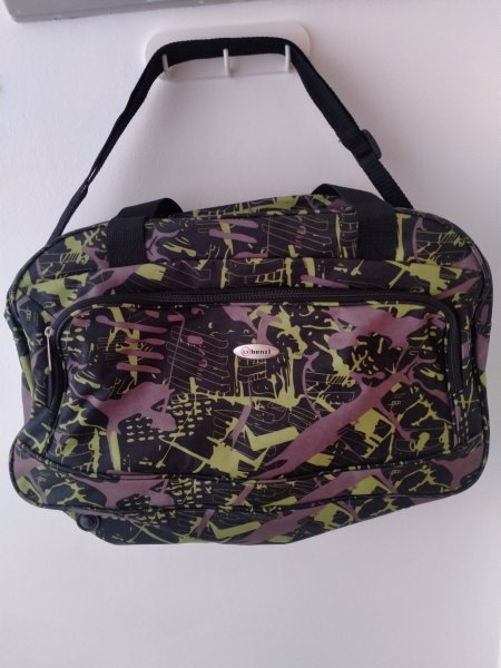 4 Fundas para sillas y 2 bolsas