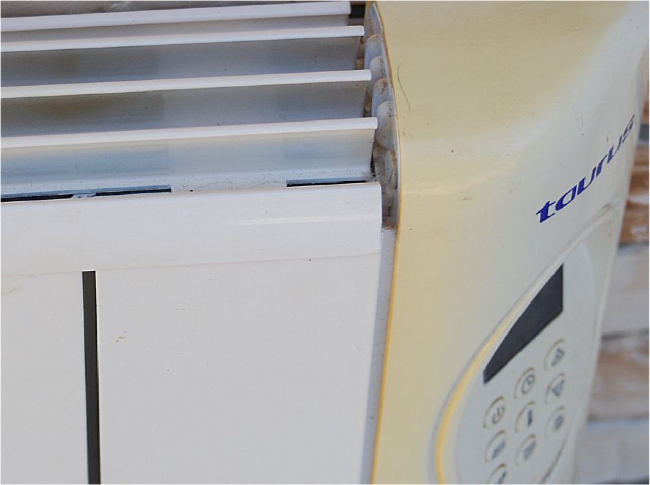 4 Wall Mounted Radiators, Manufacturer Taurus, Type Cairo