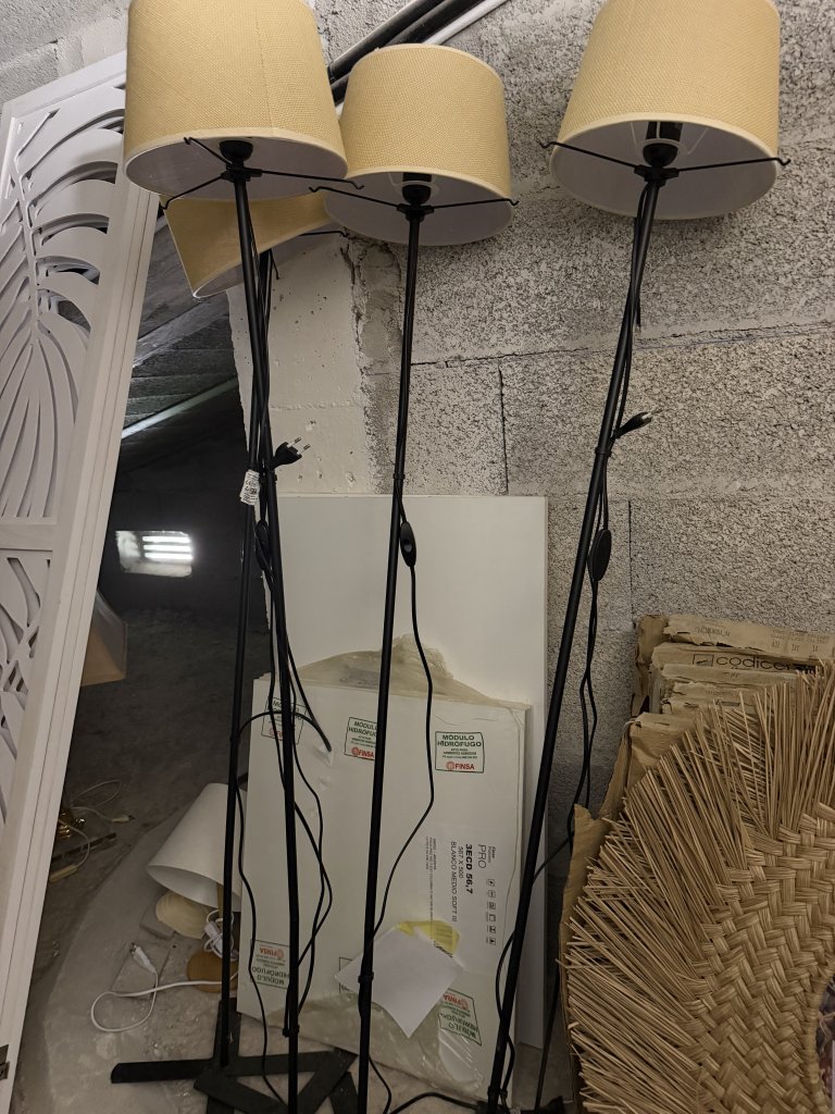 4 x Lámparas de pie de aprox. 140 cm de altura