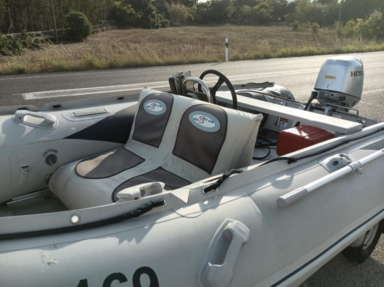 Embarcación neumática de 4m Semirrígida Fueraborda Honda 30hp incl. Remolque
