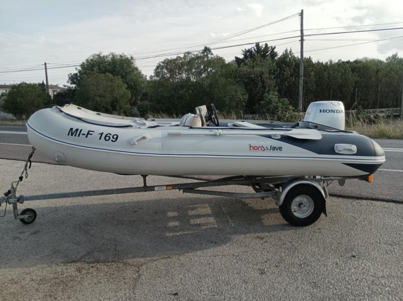 Embarcación neumática de 4m Semirrígida Fueraborda Honda 30hp incl. Remolque