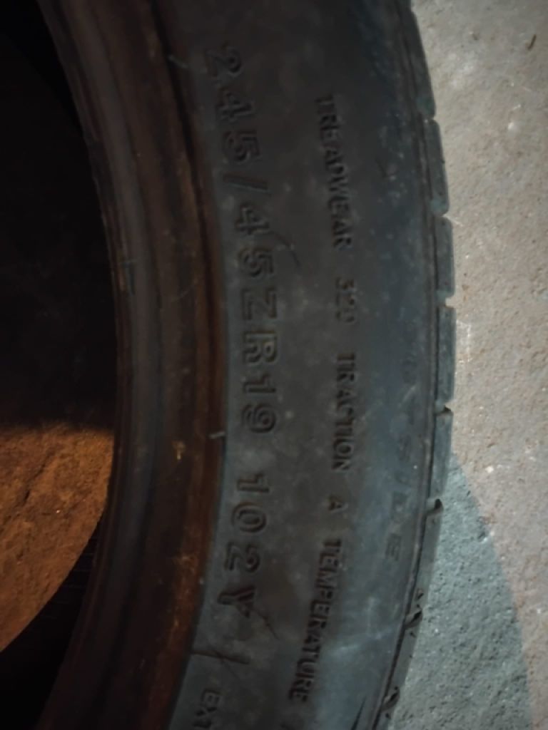 4x Like-new car tires / barely used