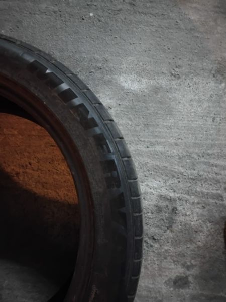 4x Like-new car tires / barely used