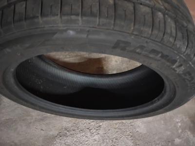 4x Like-new car tires / barely used