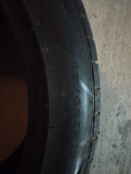 4x Like-new car tires / barely used