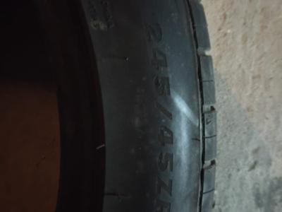 4x Like-new car tires / barely used