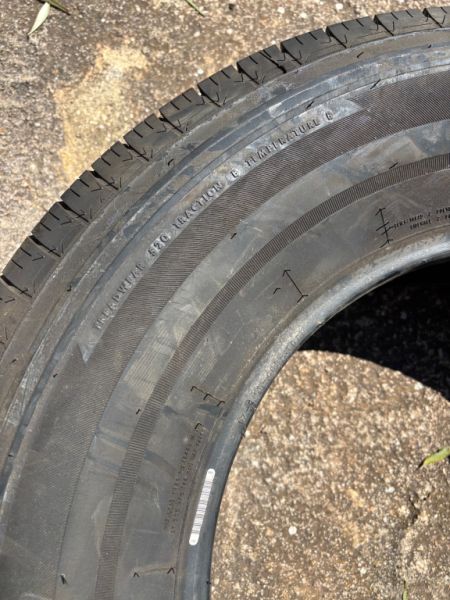 5 tires / Bridgestone Jeep Wrangler