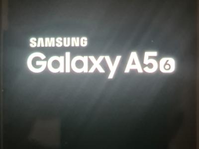 5 Samsung Handys