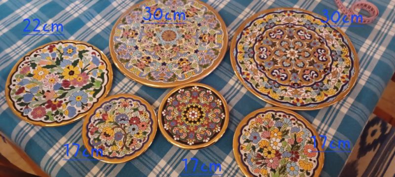 6 Decorative Plates with Gold.