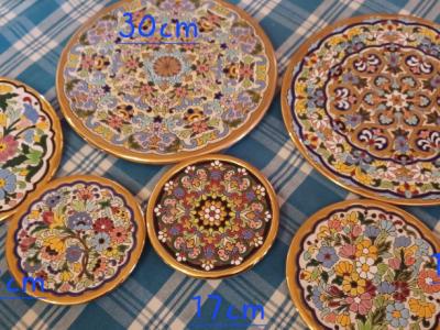 6 Decorative Plates with Gold.