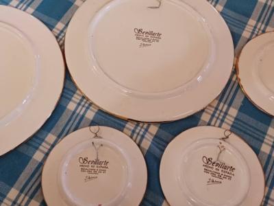 6 Decorative Plates with Gold.