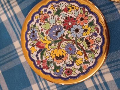 6 Decorative Plates with Gold.