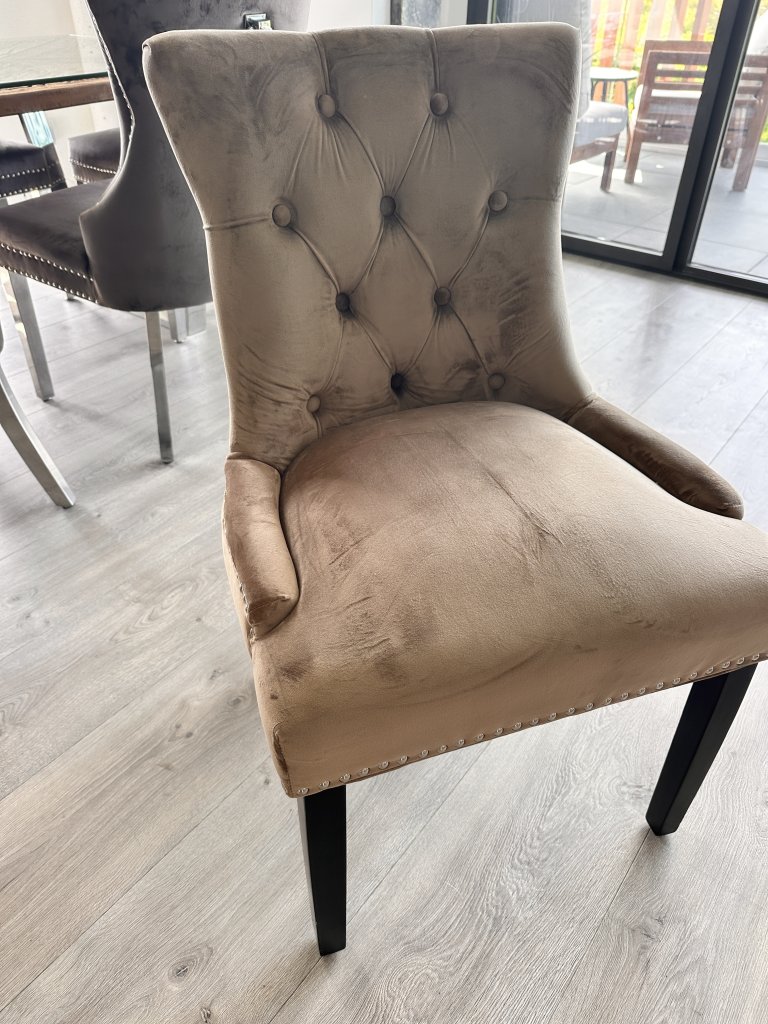 8 elegante Samt-Esszimmerstühle im Chesterfield-Stil mit Ringgriff  Komplettset (Palma)