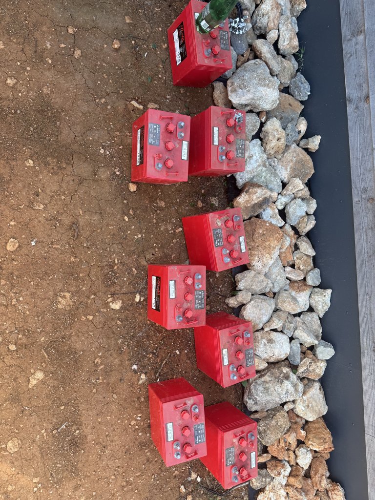 8 Solarbatterien 6V 48V Batteriespeicher für Inselanlage