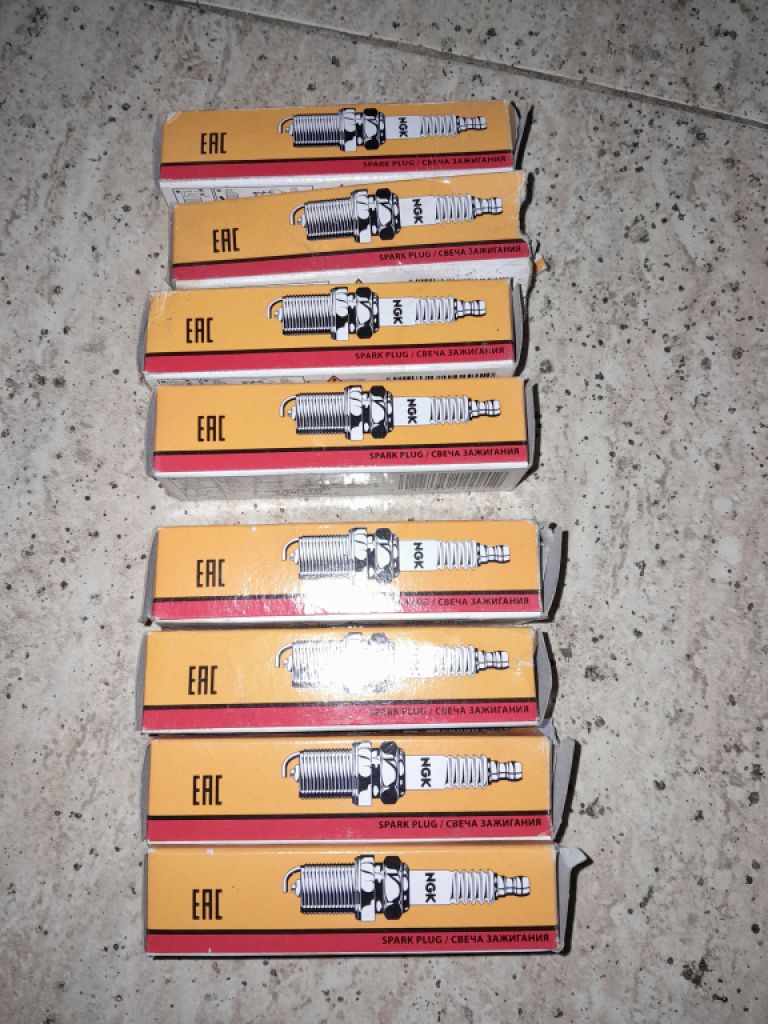 8x NGK Zündkerze ZFR6F-11, 4291, Yellow Box