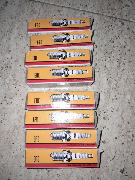 8x NGK Zündkerze ZFR6F-11, 4291, Yellow Box