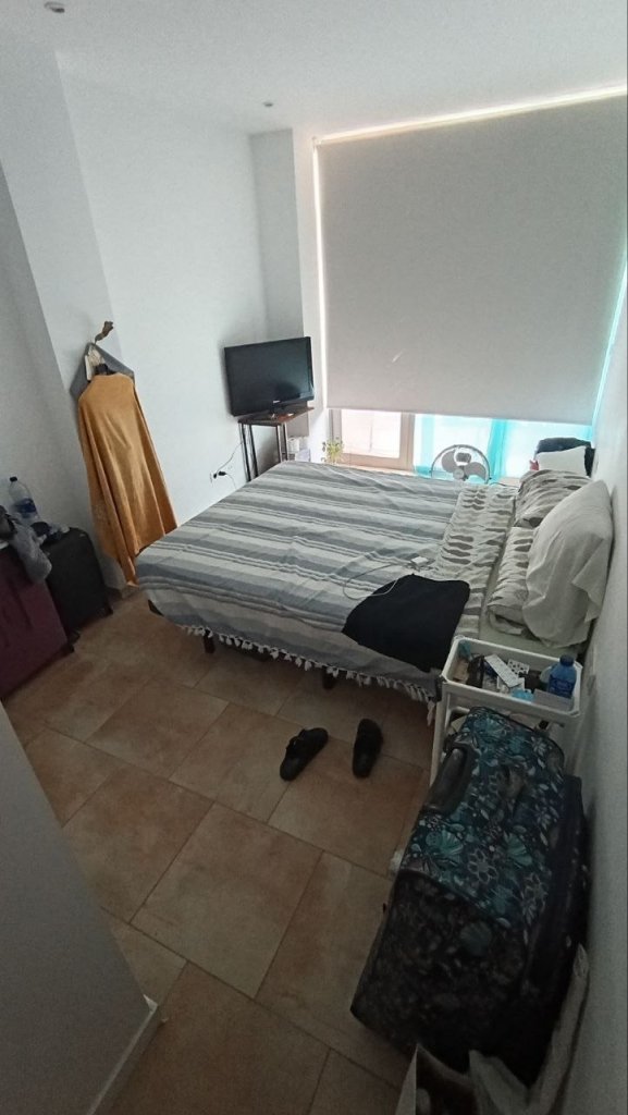 Ab 1.9.  freies WG-Zimmer mit eigenem Zugang zur Dusche/Bad