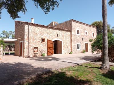 AB NOV frei: Grosse Finca mit Pool und Heizung bei Portocolom-- F 195
