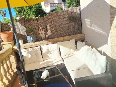 Achtung fast neue Poly Rattan Lounge 6 teilig mit passenden Tisch