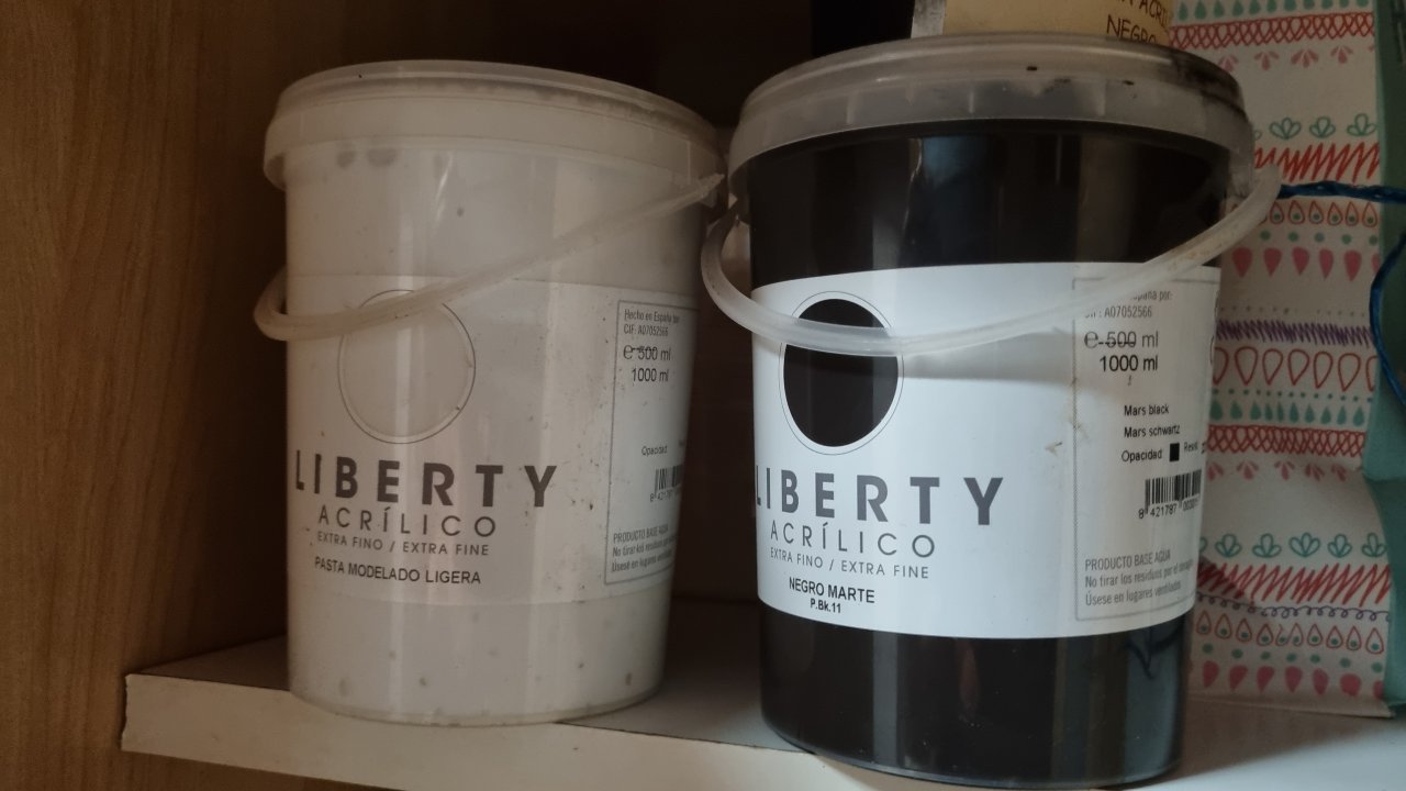 Acrylfarben günstig abzugeben