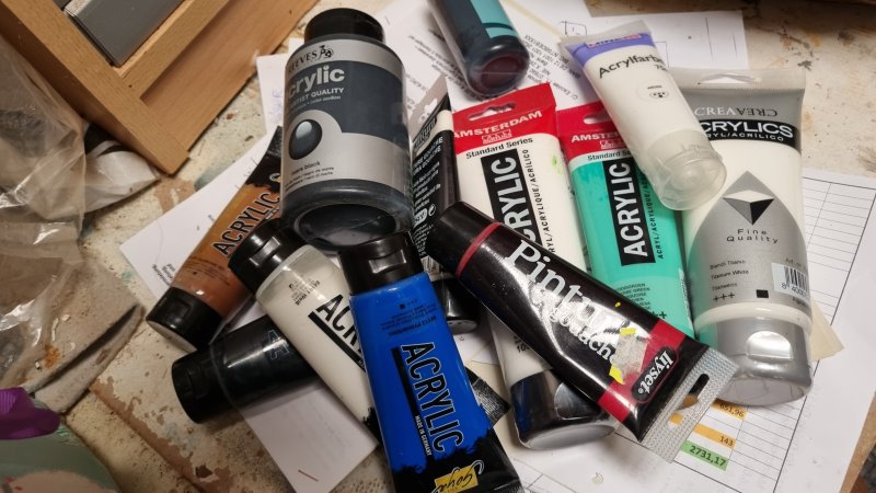 Acrylfarben günstig abzugeben