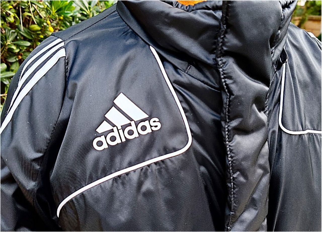 ADIDAS Herren Winterjacke Wasser- und Windabweisend, Farbe Schwarz, Größe L