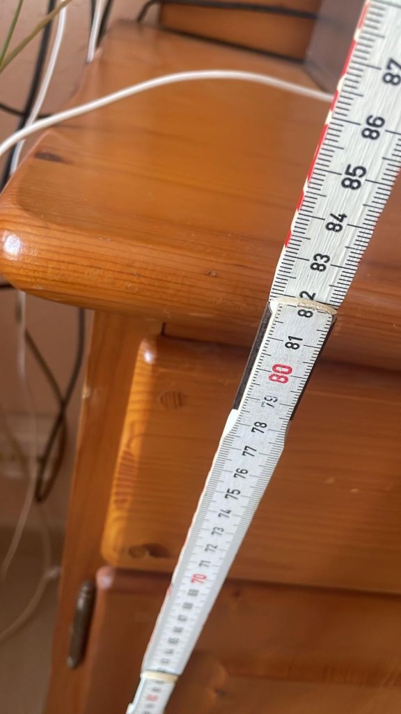 Alcudia - Schöner Vitrinenschrank / Anrichte aus Holz (Landhausstil)  Zu verschenken!