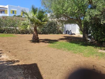 Jardinero todoterreno ofrece ayuda en el jardín