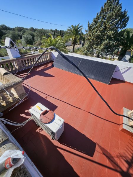 Jardinero todoterreno ofrece ayuda en el jardín