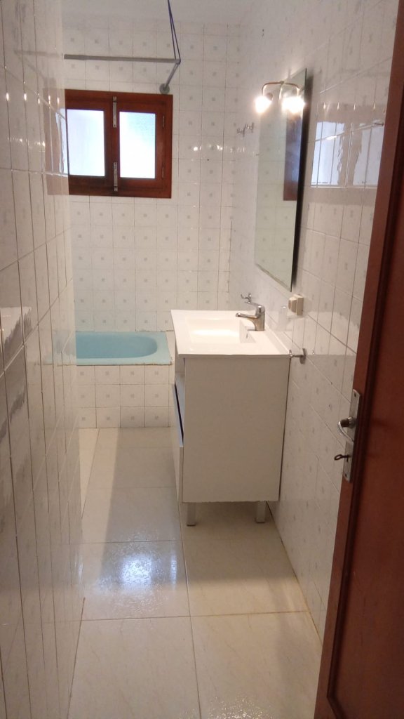 RENT: DETACHED SINGLE-FAMILY HOUSE (CHALET)
