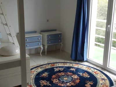 RENT: DETACHED SINGLE-FAMILY HOUSE (CHALET)