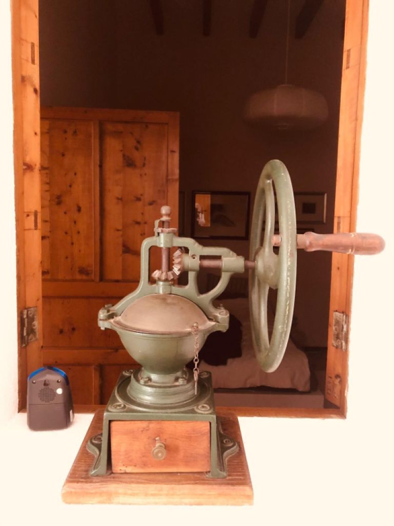 Molinillo de café antiguo