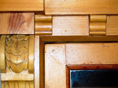 alter Bauern-Vitrinenschrank - Fichte/Lärche