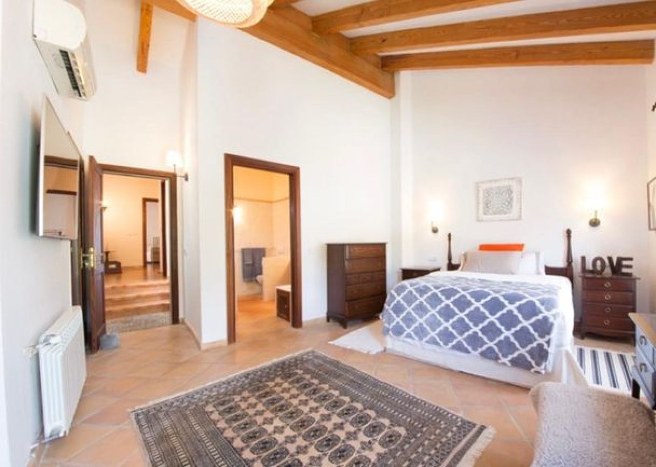 Andratx-Kurzzeitvermietung für 1 bis 2 Monate - Stadthaus mit Pool.