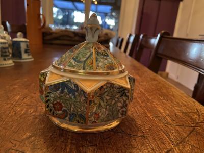 Antique lidded box Weimar porcelain