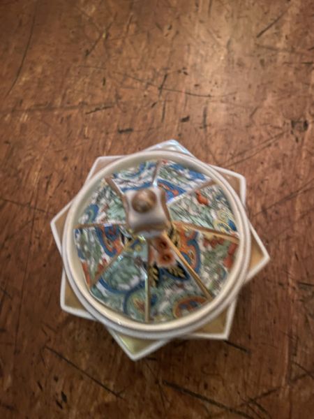 Antique lidded box Weimar porcelain