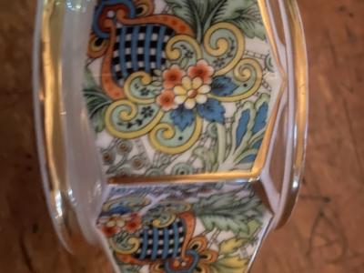 Antique lidded box Weimar porcelain