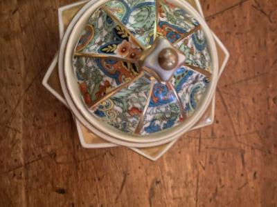 Antique lidded box Weimar porcelain