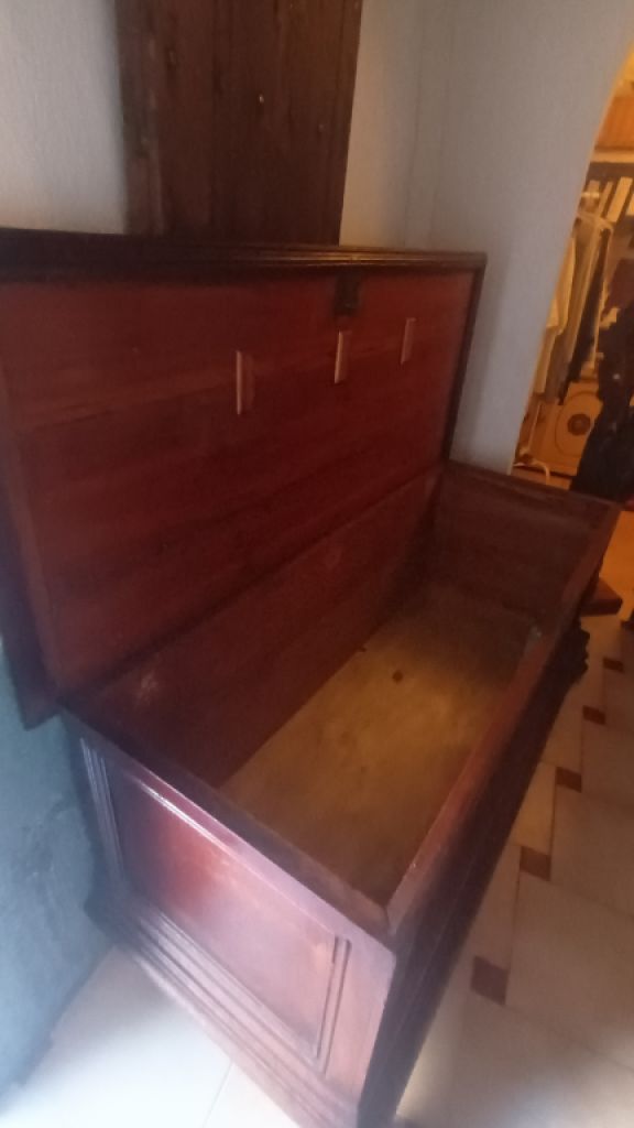 Antike Holzkommode - Truhe