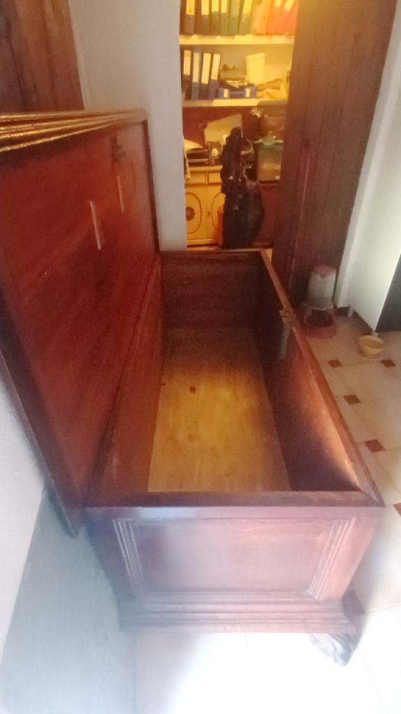 Antike Holzkommode - Truhe