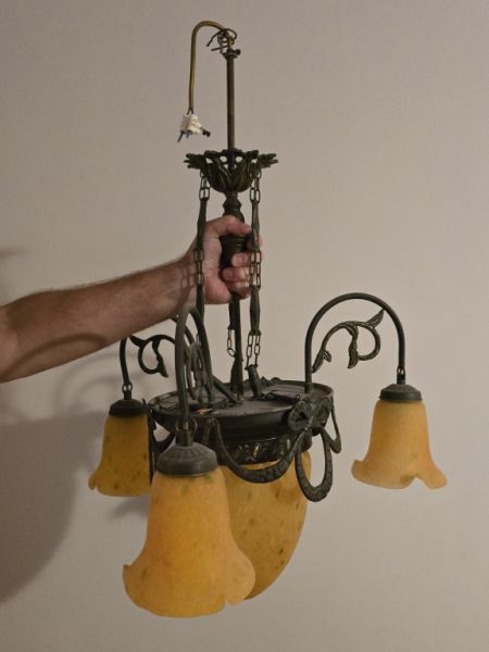 lámpara antigua modernista