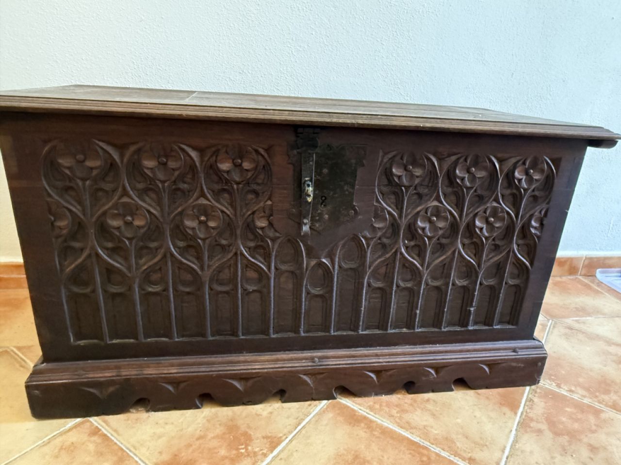 Antique Spanish chest ca.1900 with hand carvings