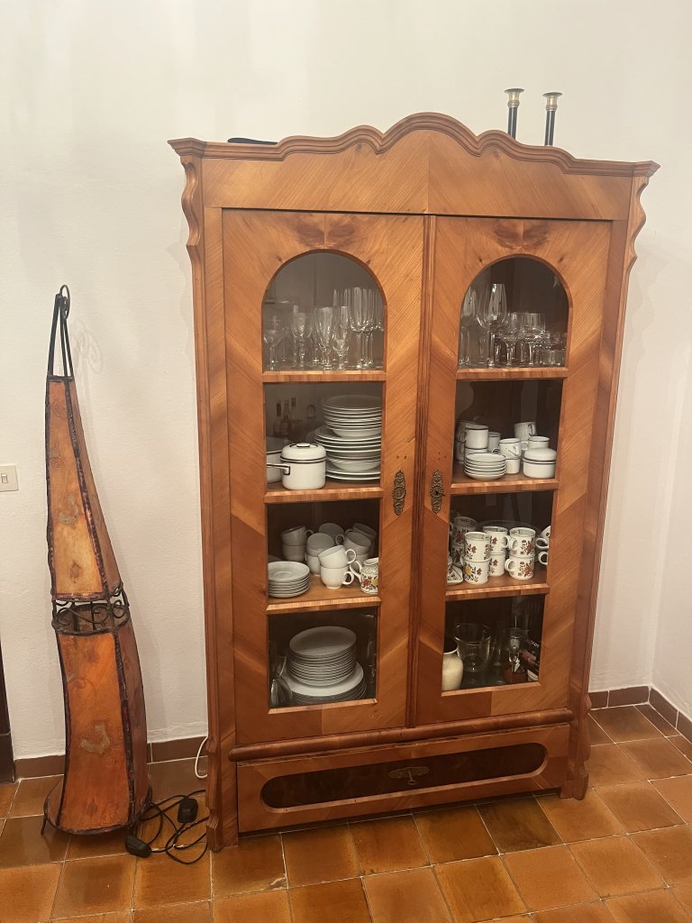 Antike Vitrine