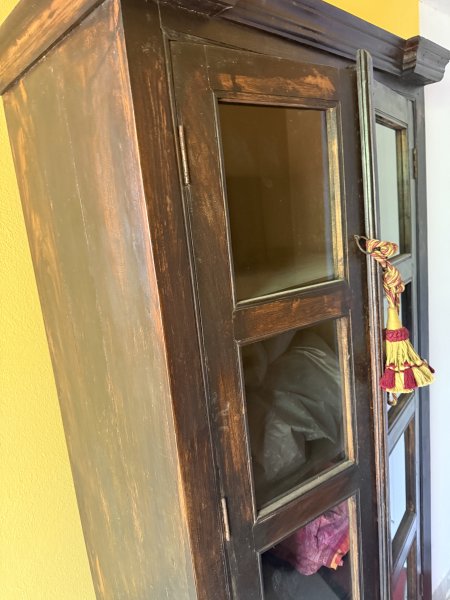 Antike Vitrine abzugeben