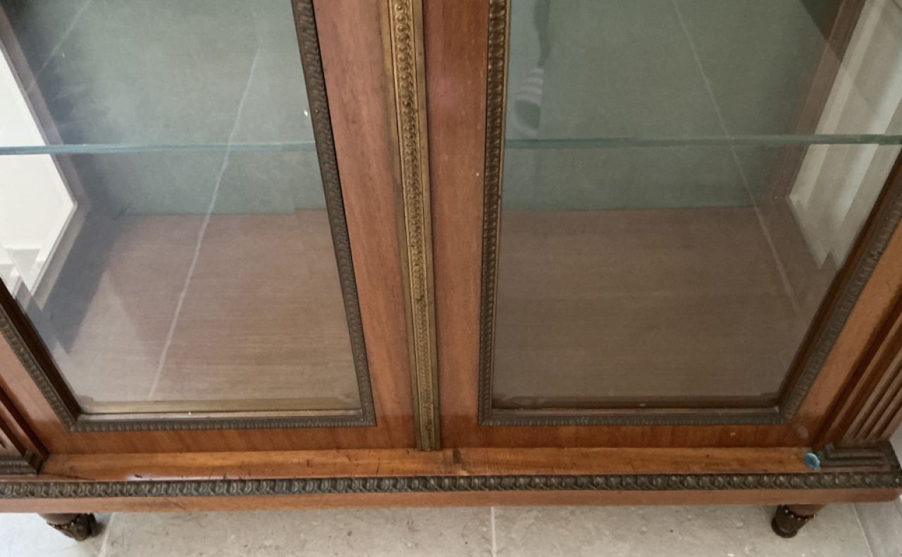 Vitrina antigua Luis XVI / Neoclasicismo, placa de mármol, aprox. 160 x 85 x 43 cm