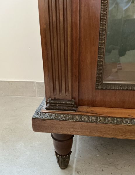 Vitrina antigua Luis XVI / Neoclasicismo, placa de mármol, aprox. 160 x 85 x 43 cm