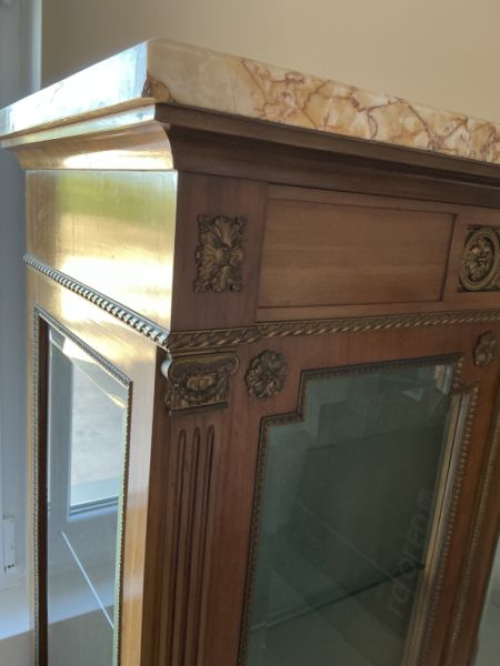 Vitrina antigua Luis XVI / Neoclasicismo, placa de mármol, aprox. 160 x 85 x 43 cm